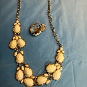 Paparazzi Cream and Gold Necklace Set